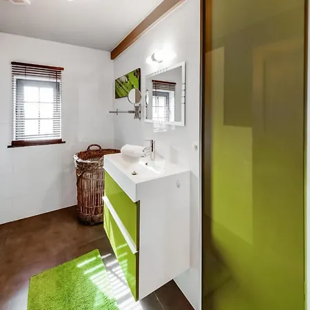 Ardennes View Apartment, Cleaning Included *